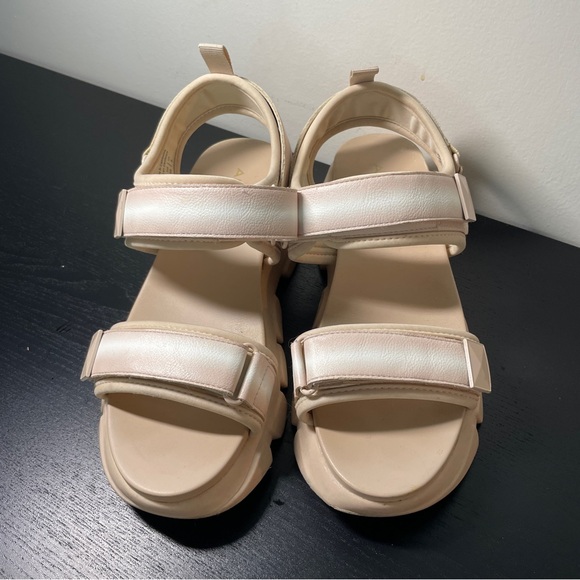 Aldo Wedge Heel Dad Sandal with Velcro - Picture 11 of 12